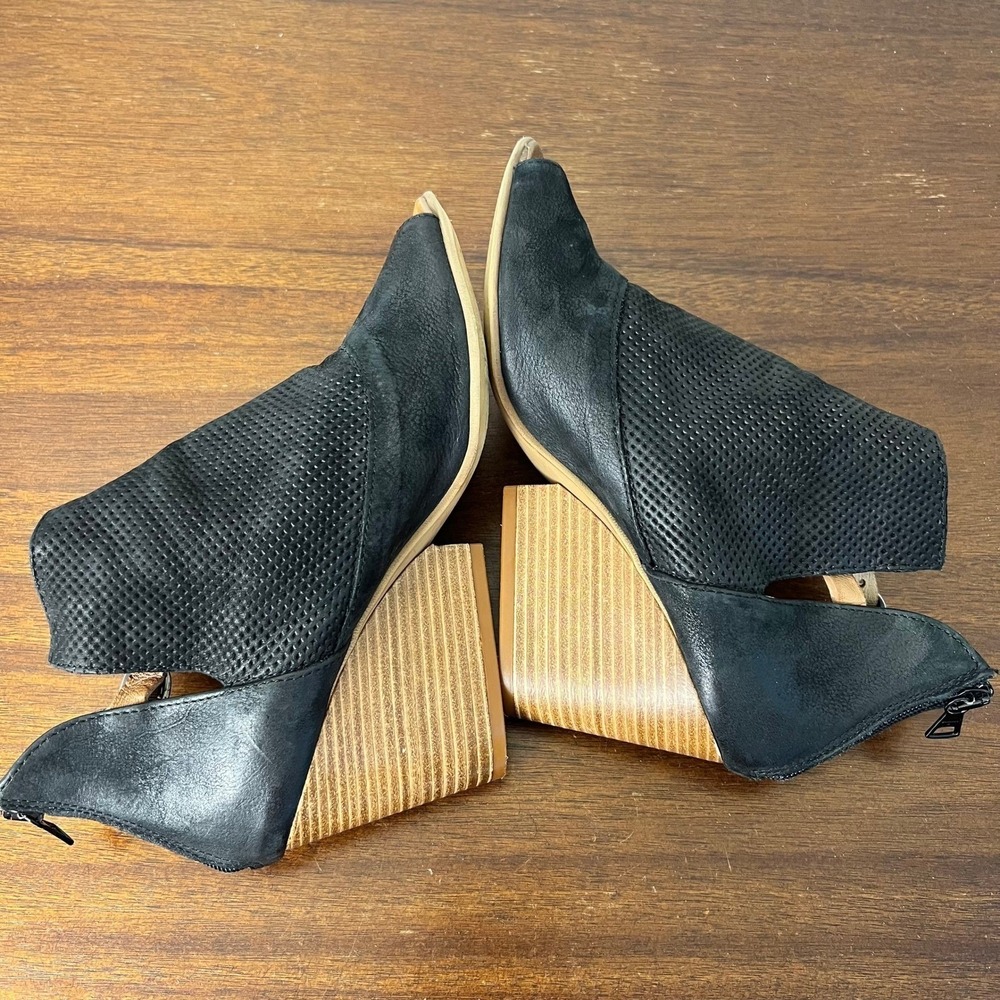 Miz Mooz Knox Black Leather Perforated Wedge Sandals Poop Toe Bootie 9.5 3" Heel - Picture 11 of 11